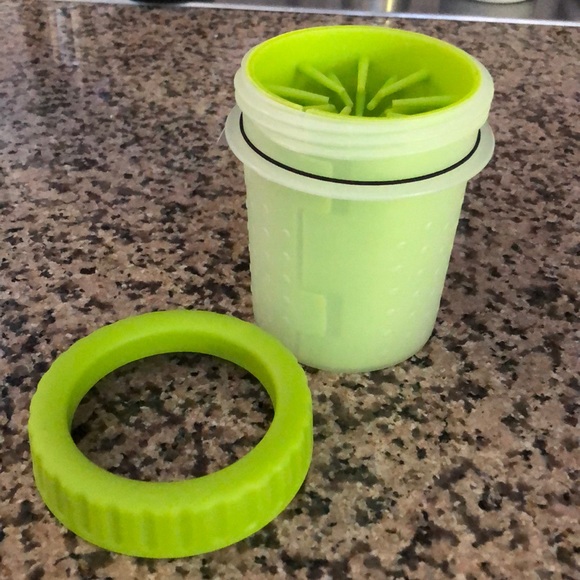 Dexas Mudbuster Petite Dog or Cat Paw Washer Cleaner in Green - Picture 14 of 16